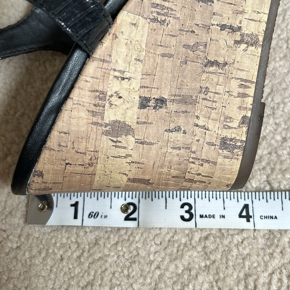 Denver Hayes cork platform black snakeskin-look sandals  Size US8 - Picture 5 of 8